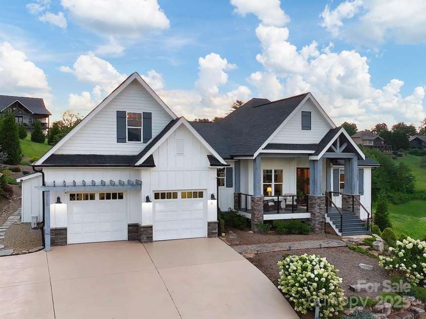 11 Gracie Lane, Weaverville, NC 28787.  MLS# CAR4290760, YatesRealty ID 35154. 