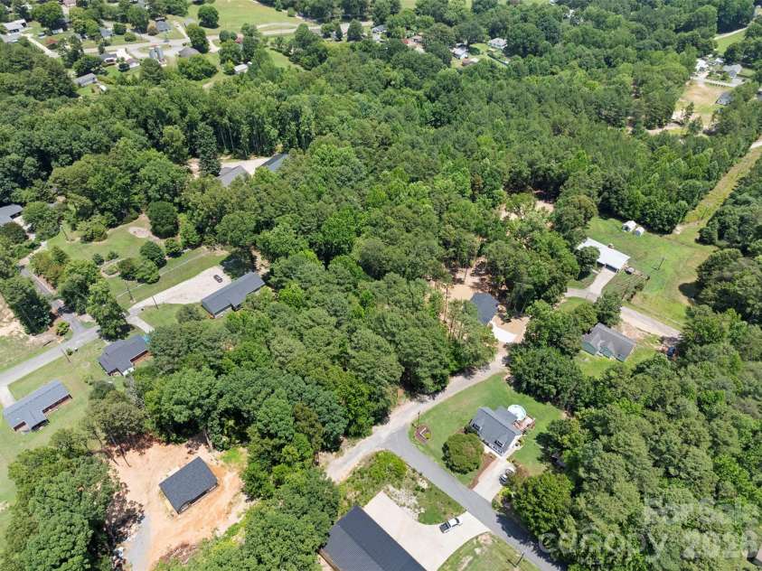 1733 Rollingwood Drive, Kannapolis, NC 28081.  MLS# CAR4399474, YatesRealty ID 35154. 