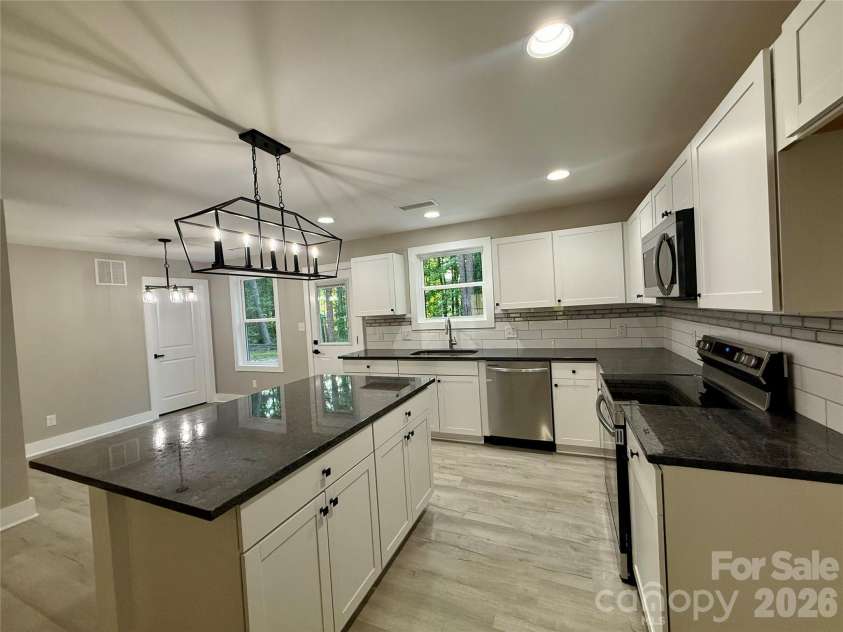 1733 Rollingwood Drive, Kannapolis, NC 28081.  MLS# CAR4399474, YatesRealty ID 35154. Kitchen
