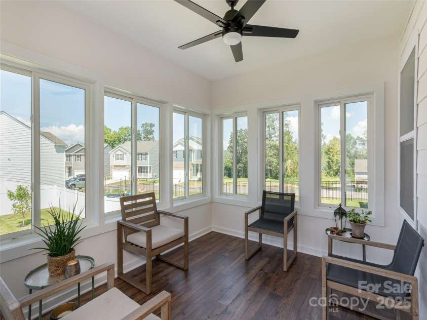 596 Country Oak Drive, Asheville, NC 28804.  MLS# CAR4293790, YatesRealty ID 35155. 