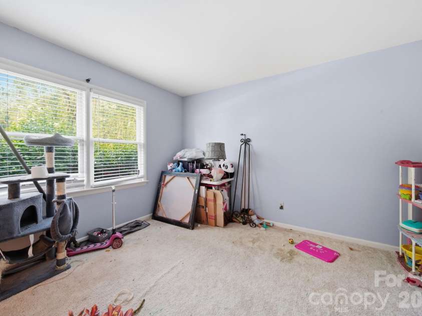 970 23rd Avenue, Hickory, NC 28601.  MLS# CAR4385479, YatesRealty ID 35156. 