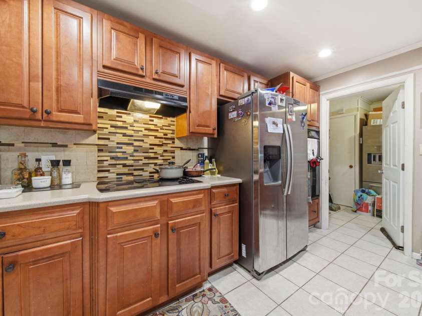 970 23rd Avenue, Hickory, NC 28601.  MLS# CAR4385479, YatesRealty ID 35156. 
