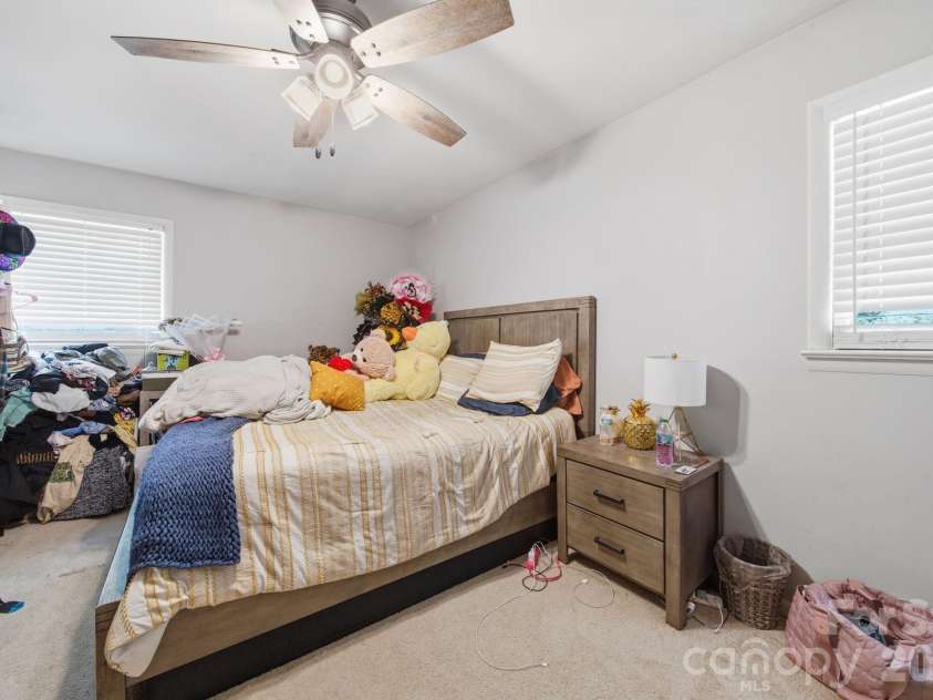 970 23rd Avenue, Hickory, NC 28601.  MLS# CAR4385479, YatesRealty ID 35156. 