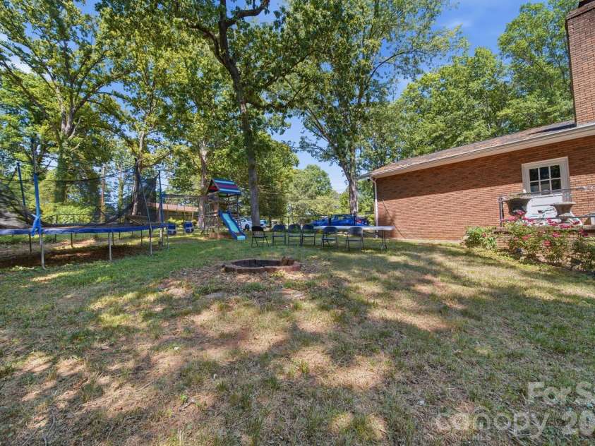 970 23rd Avenue, Hickory, NC 28601.  MLS# CAR4385479, YatesRealty ID 35156. 
