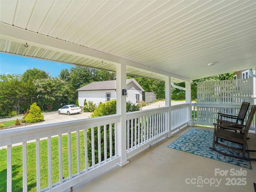 503 Pearl View Drive, Black Mountain, NC 28711.  MLS# CAR4295703, YatesRealty ID 35157. 