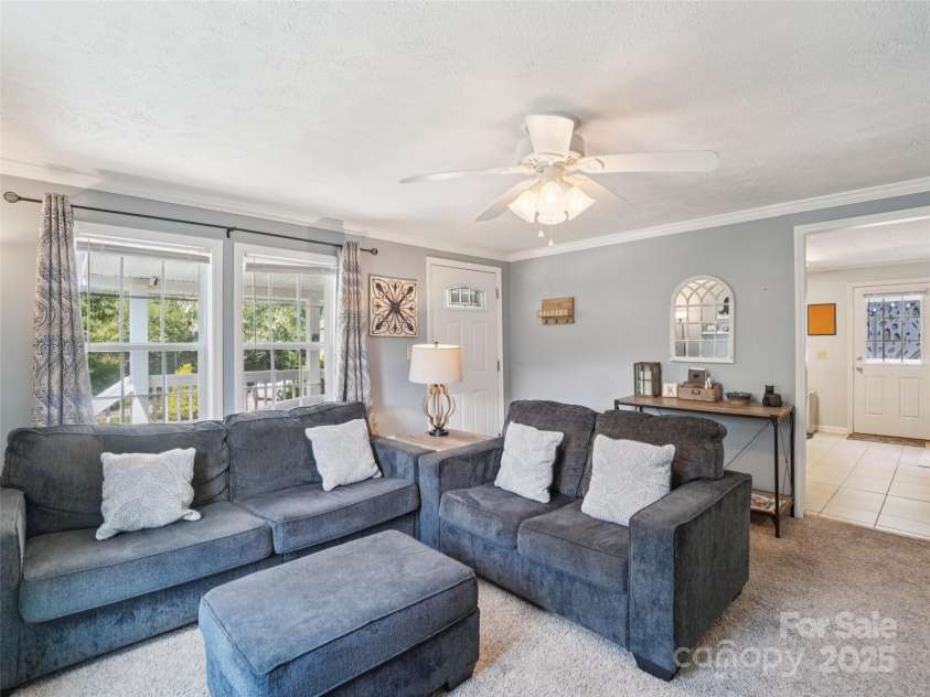 503 Pearl View Drive, Black Mountain, NC 28711.  MLS# CAR4295703, YatesRealty ID 35157. 