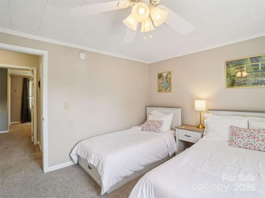 503 Pearl View Drive, Black Mountain, NC 28711.  MLS# CAR4295703, YatesRealty ID 35157. 