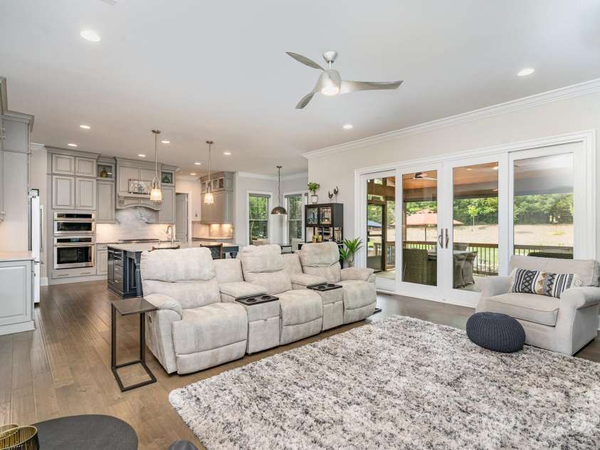 6211 Jepson Court, Charlotte, NC 28214.  MLS# CAR4293083, YatesRealty ID 35158. 