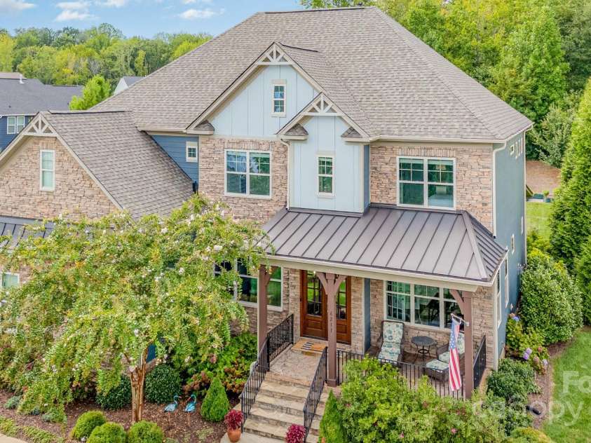 6211 Jepson Court, Charlotte, NC 28214.  MLS# CAR4293083, YatesRealty ID 35158. Aerial view of the front of the home.