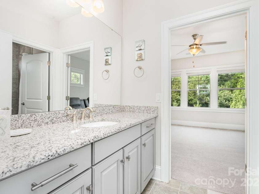 6211 Jepson Court, Charlotte, NC 28214.  MLS# CAR4293083, YatesRealty ID 35158. Attached shared jack and Jill bathroom for second and third upstairs bedrooms.