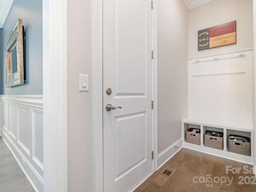 6211 Jepson Court, Charlotte, NC 28214.  MLS# CAR4293083, YatesRealty ID 35158. Built in drop zone.