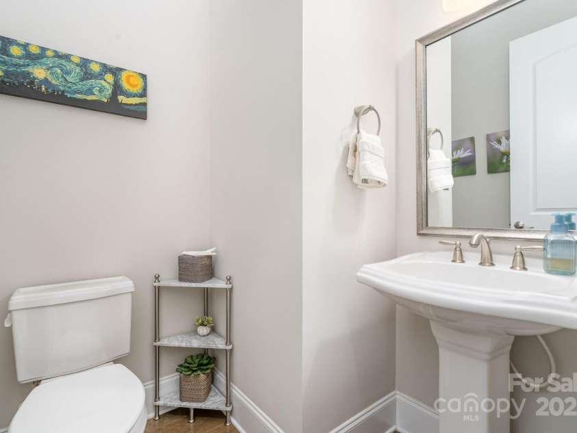 6211 Jepson Court, Charlotte, NC 28214.  MLS# CAR4293083, YatesRealty ID 35158. Downstairs half bath.