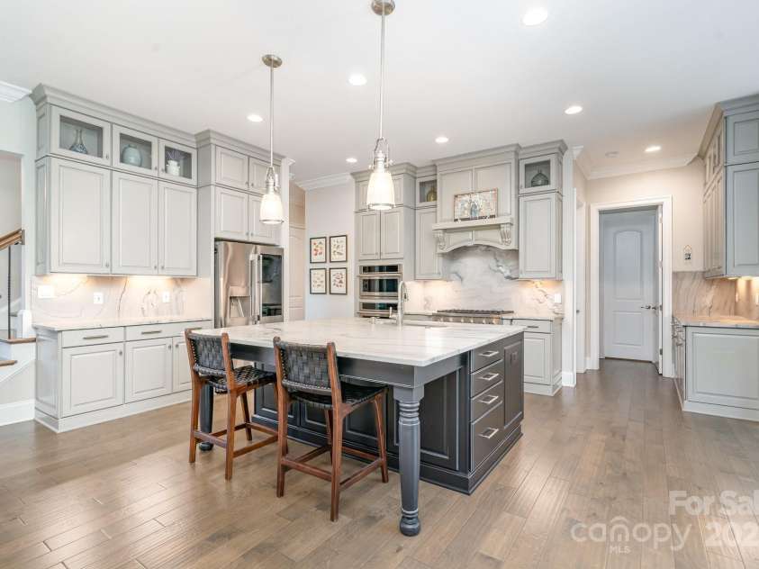 6211 Jepson Court, Charlotte, NC 28214.  MLS# CAR4293083, YatesRealty ID 35158. Gourmet Kitchen with expansive island