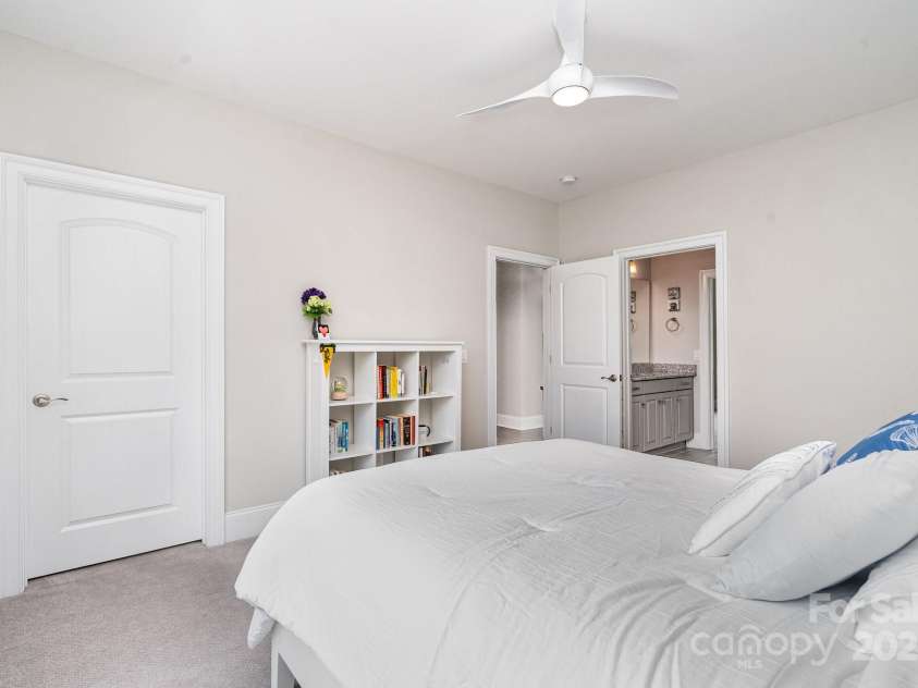 6211 Jepson Court, Charlotte, NC 28214.  MLS# CAR4293083, YatesRealty ID 35158. Upstairs bedroom with walk in closet and attached full bathroom