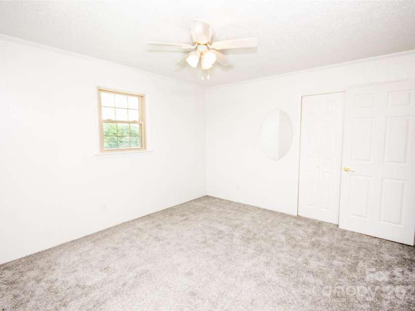 224 Mountain View Road, Statesville, NC 28625.  MLS# CAR4278569, YatesRealty ID 35159. 