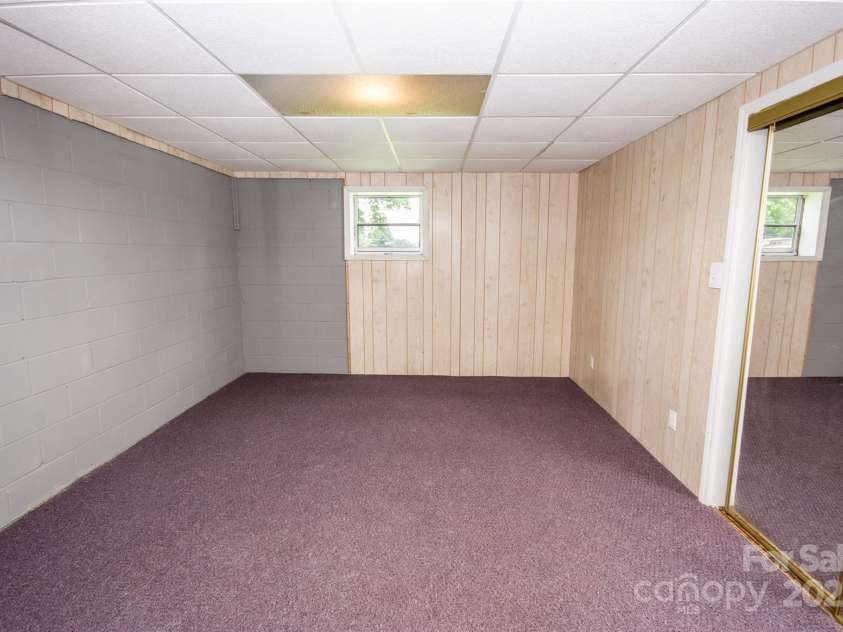224 Mountain View Road, Statesville, NC 28625.  MLS# CAR4278569, YatesRealty ID 35159. 
