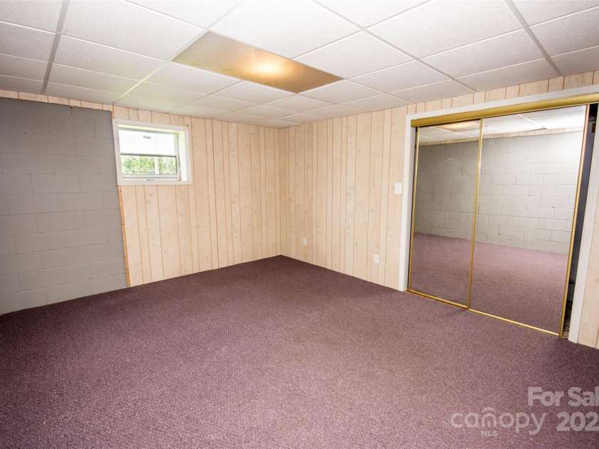224 Mountain View Road, Statesville, NC 28625.  MLS# CAR4278569, YatesRealty ID 35159. 