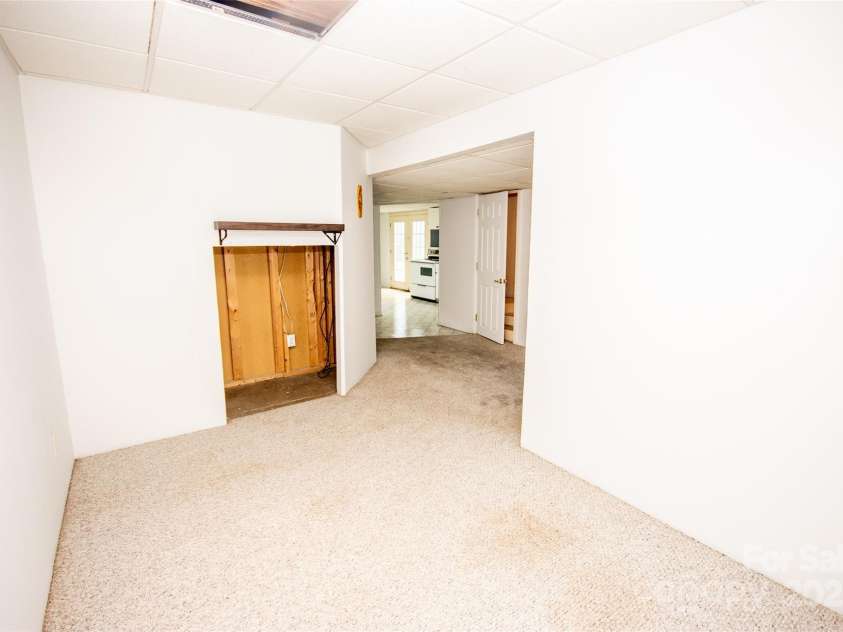 224 Mountain View Road, Statesville, NC 28625.  MLS# CAR4278569, YatesRealty ID 35159. 