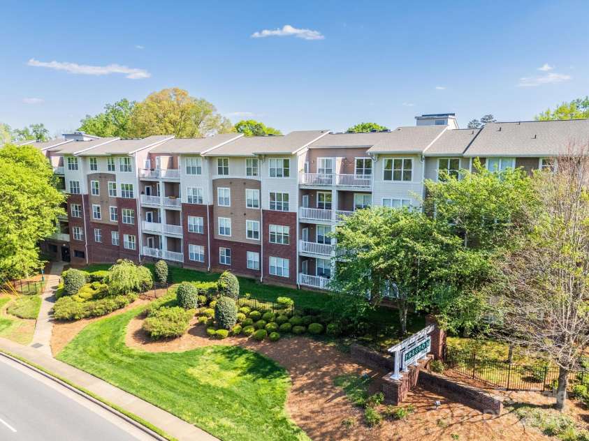 1000 Woodlawn Road, Charlotte, NC 28209.  MLS# CAR4252835, YatesRealty ID 3516. 