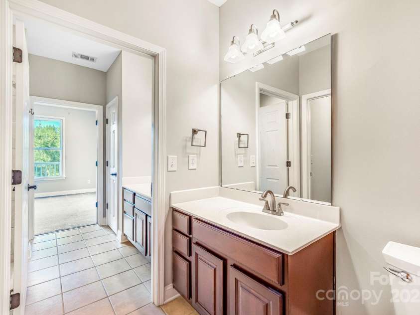 1000 Woodlawn Road, Charlotte, NC 28209.  MLS# CAR4252835, YatesRealty ID 3516. 
