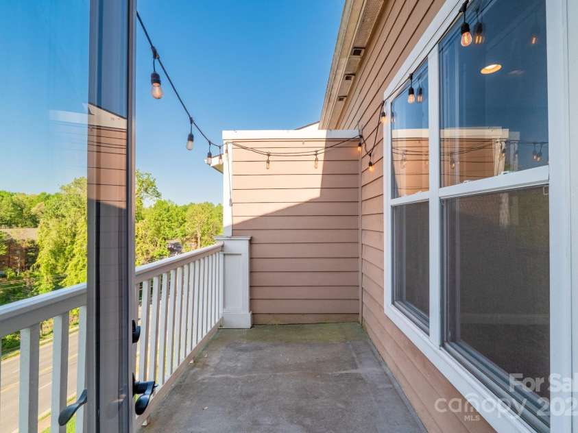 1000 Woodlawn Road, Charlotte, NC 28209.  MLS# CAR4252835, YatesRealty ID 3516. 