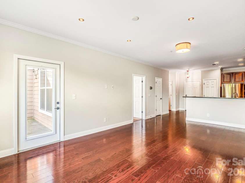 1000 Woodlawn Road, Charlotte, NC 28209.  MLS# CAR4252835, YatesRealty ID 3516. 