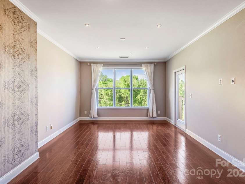 1000 Woodlawn Road, Charlotte, NC 28209.  MLS# CAR4252835, YatesRealty ID 3516. 