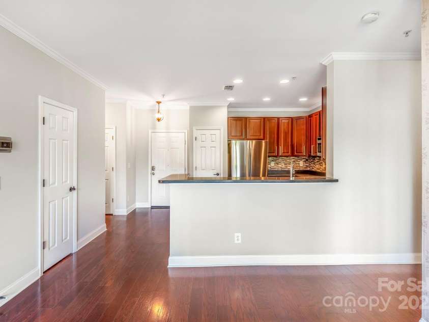 1000 Woodlawn Road, Charlotte, NC 28209.  MLS# CAR4252835, YatesRealty ID 3516. 