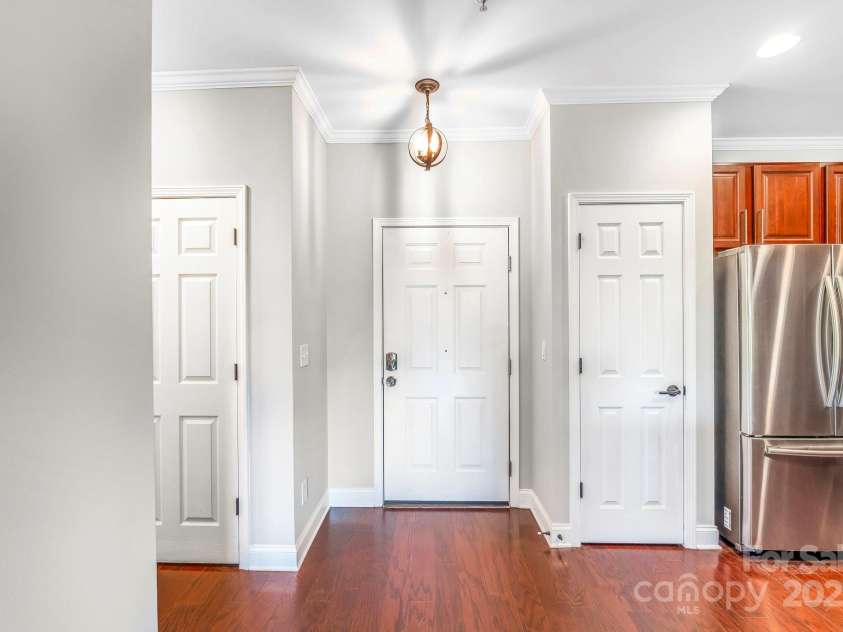 1000 Woodlawn Road, Charlotte, NC 28209.  MLS# CAR4252835, YatesRealty ID 3516. 