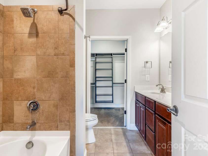 1000 Woodlawn Road, Charlotte, NC 28209.  MLS# CAR4252835, YatesRealty ID 3516. 