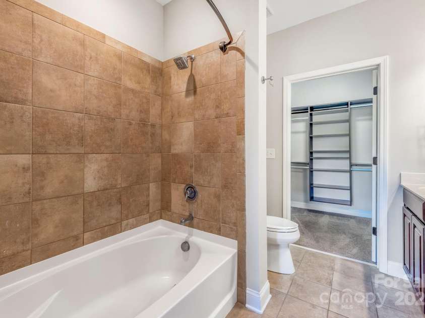 1000 Woodlawn Road, Charlotte, NC 28209.  MLS# CAR4252835, YatesRealty ID 3516. 