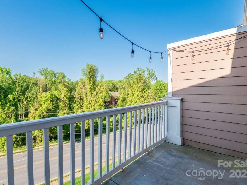 1000 Woodlawn Road, Charlotte, NC 28209.  MLS# CAR4252835, YatesRealty ID 3516. 
