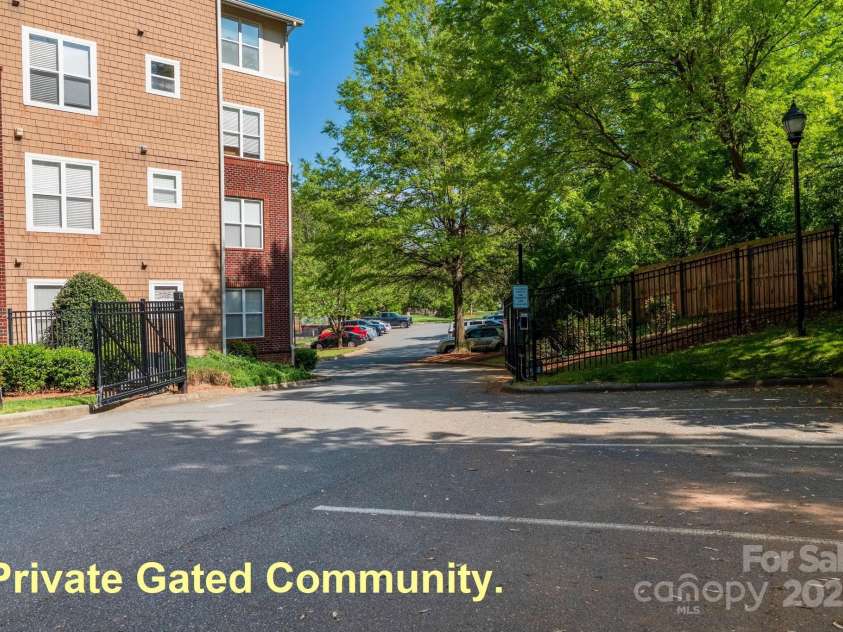 1000 Woodlawn Road, Charlotte, NC 28209.  MLS# CAR4252835, YatesRealty ID 3516. 