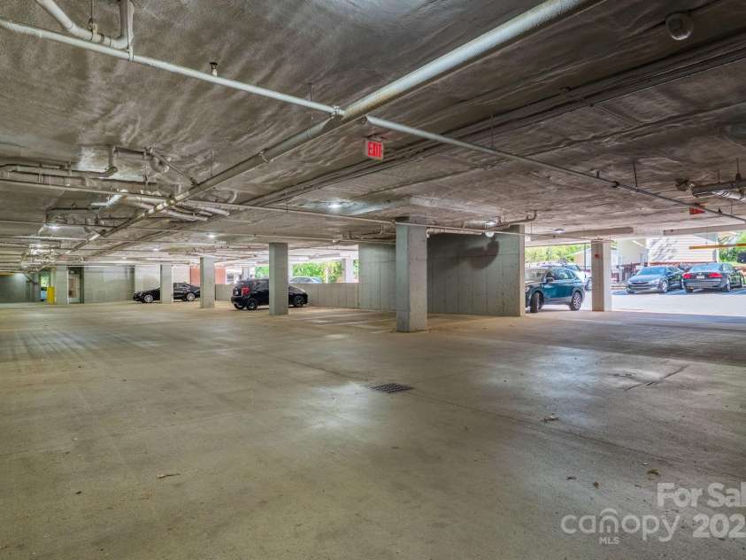 1000 Woodlawn Road, Charlotte, NC 28209.  MLS# CAR4252835, YatesRealty ID 3516. 