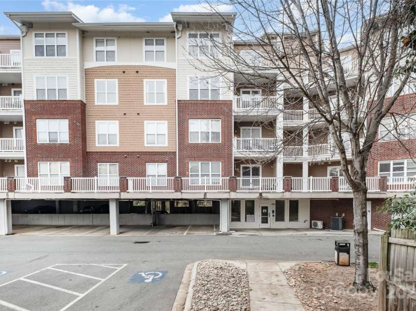 1000 Woodlawn Road, Charlotte, NC 28209.  MLS# CAR4325141, YatesRealty ID 3516. 