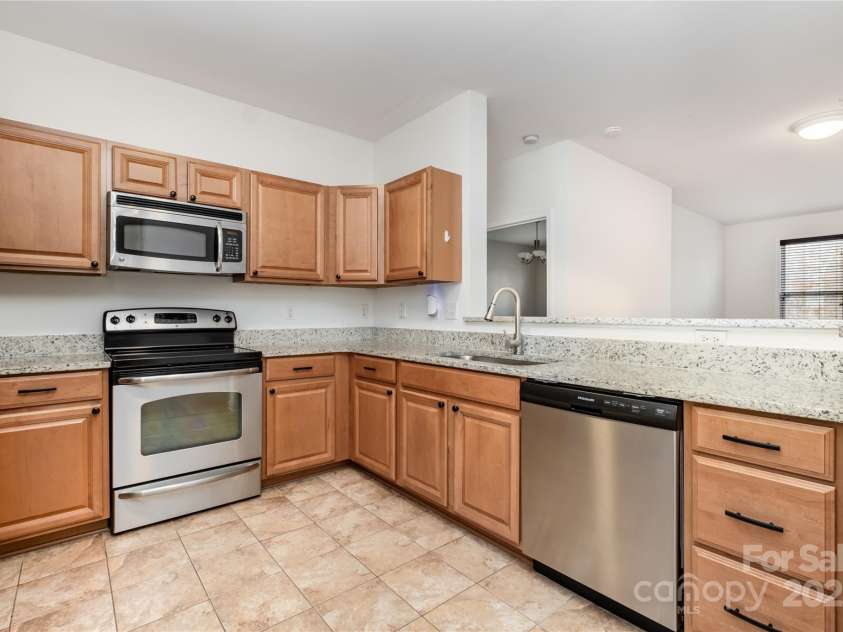 1000 Woodlawn Road, Charlotte, NC 28209.  MLS# CAR4325141, YatesRealty ID 3516. 