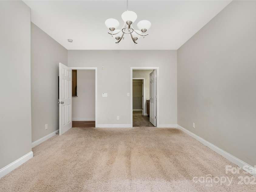 1000 Woodlawn Road, Charlotte, NC 28209.  MLS# CAR4325141, YatesRealty ID 3516. 