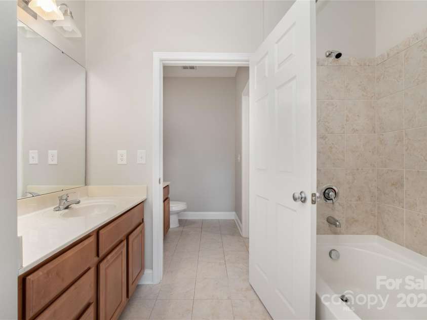 1000 Woodlawn Road, Charlotte, NC 28209.  MLS# CAR4325141, YatesRealty ID 3516. 