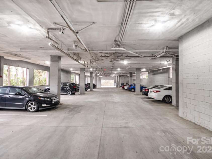 1000 Woodlawn Road, Charlotte, NC 28209.  MLS# CAR4325141, YatesRealty ID 3516. 