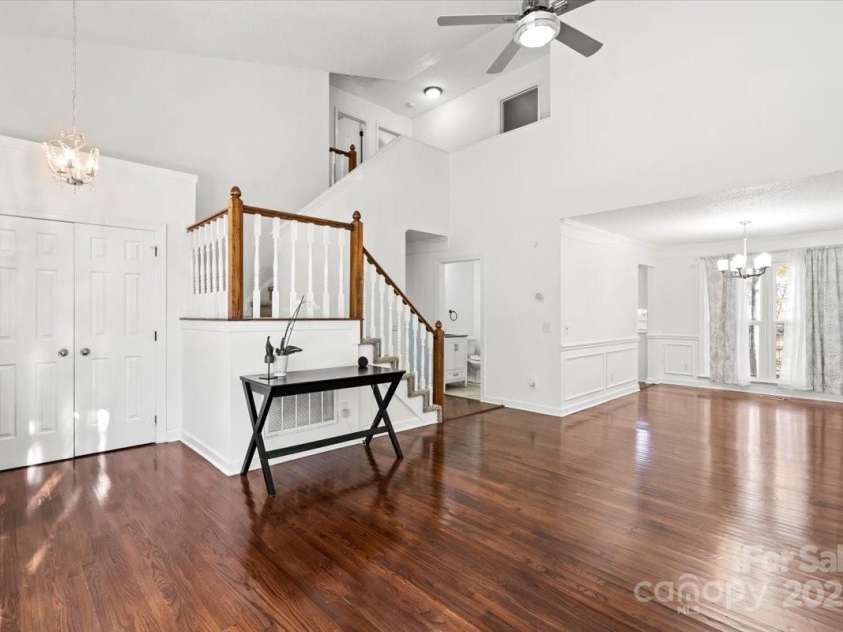 7101 Milhof Court, Charlotte, NC 28269.  MLS# CAR4318644, YatesRealty ID 3516. 