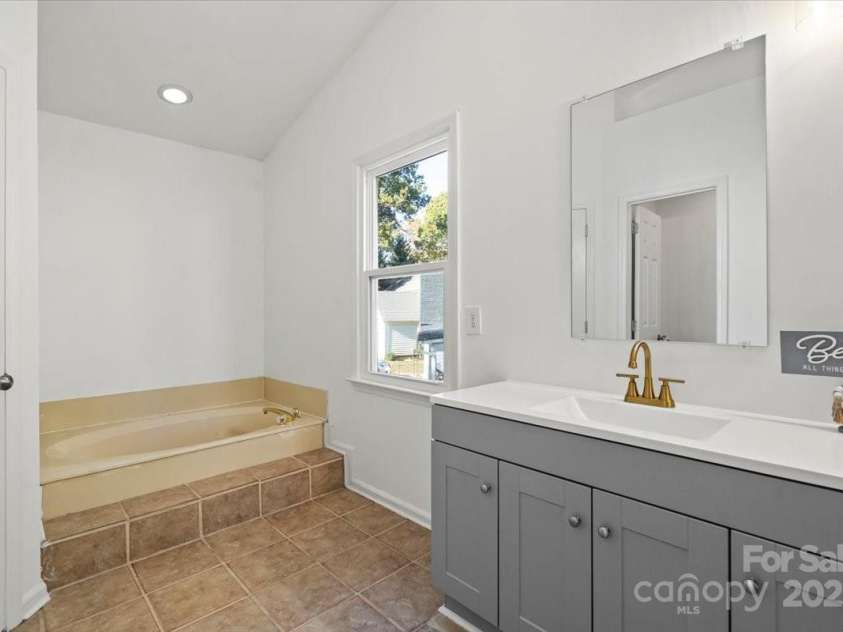 7101 Milhof Court, Charlotte, NC 28269.  MLS# CAR4318644, YatesRealty ID 3516. 