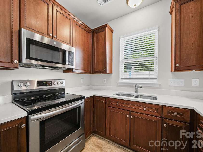 4104 Vance Road, Huntersville, NC 28078.  MLS# CAR4399698, YatesRealty ID 35160. Kitchen