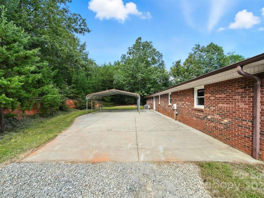 4967 Sugar Loaf Road, Morganton, NC 28655.  MLS# CAR4296738, YatesRealty ID 35160. 