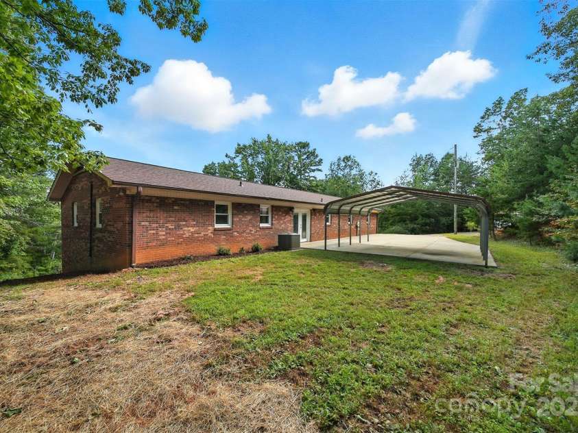 4967 Sugar Loaf Road, Morganton, NC 28655.  MLS# CAR4296738, YatesRealty ID 35160. 