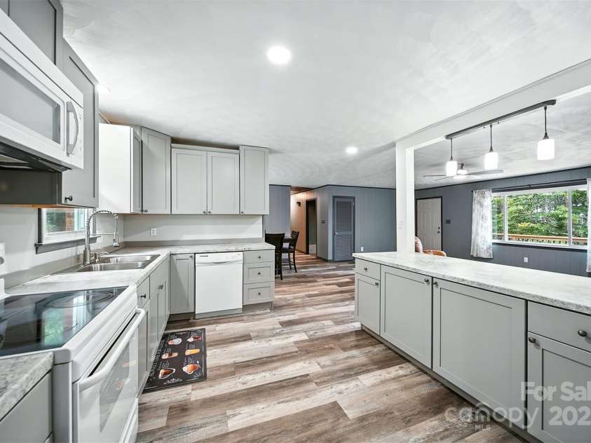 4967 Sugar Loaf Road, Morganton, NC 28655.  MLS# CAR4296738, YatesRealty ID 35160. 