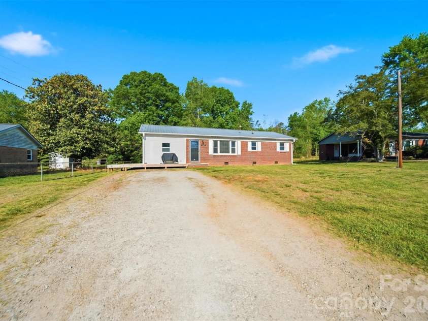 1745 26th Street, Hickory, NC 28601.  MLS# CAR4374063, YatesRealty ID 35161. 