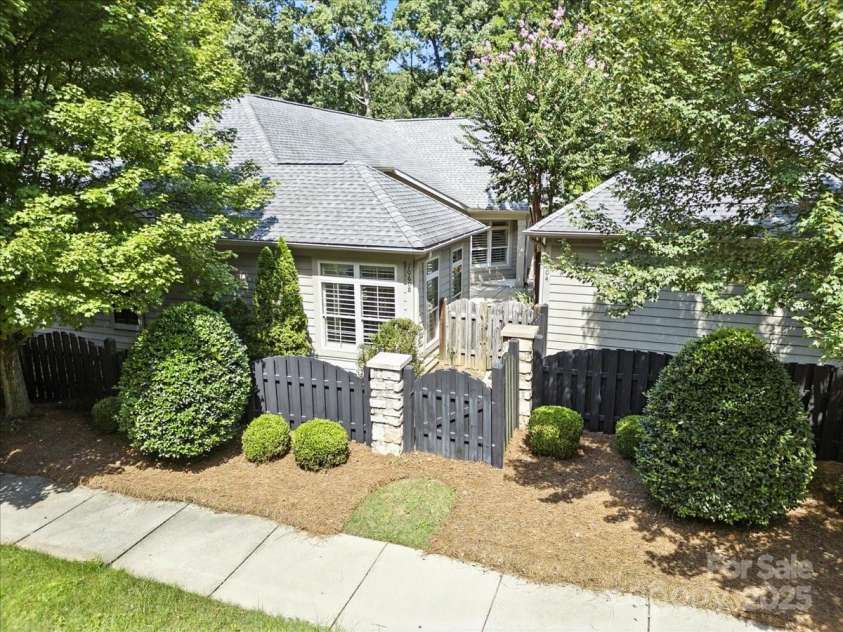 10608 Old Ardrey Kell Road, Charlotte, NC 28277.  MLS# CAR4292618, YatesRealty ID 35162. 