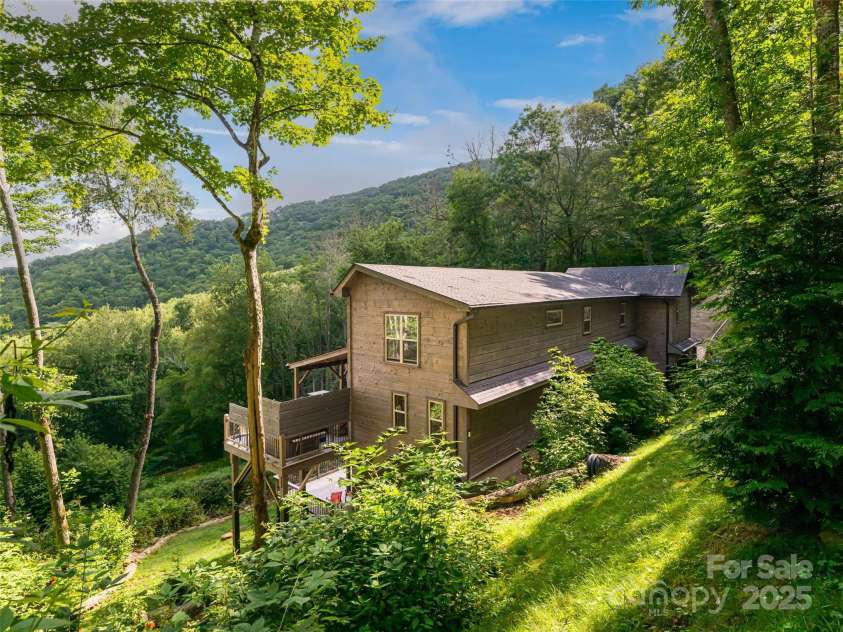 82 Gadohi Trail, Maggie Valley, NC 28751.  MLS# CAR4283632, YatesRealty ID 35163. 