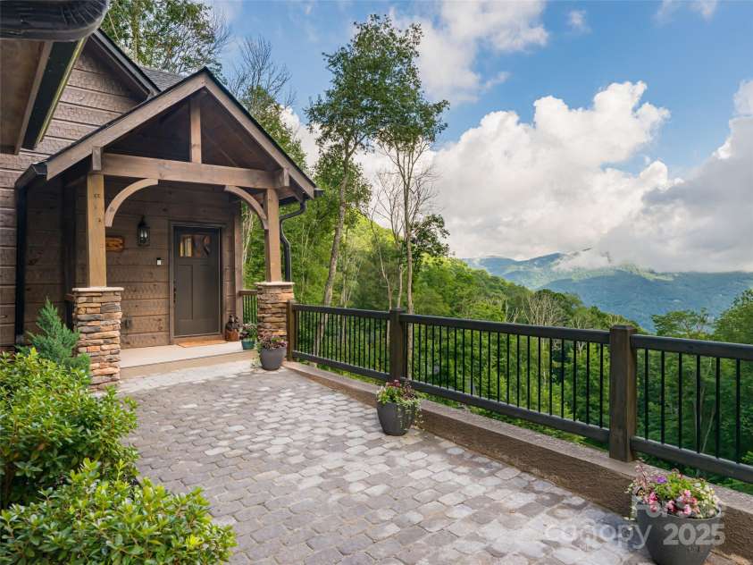 82 Gadohi Trail, Maggie Valley, NC 28751.  MLS# CAR4283632, YatesRealty ID 35163. 82 Gadohi