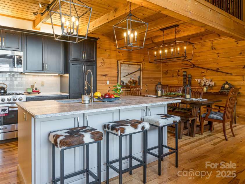82 Gadohi Trail, Maggie Valley, NC 28751.  MLS# CAR4283632, YatesRealty ID 35163. Chef's kitchen